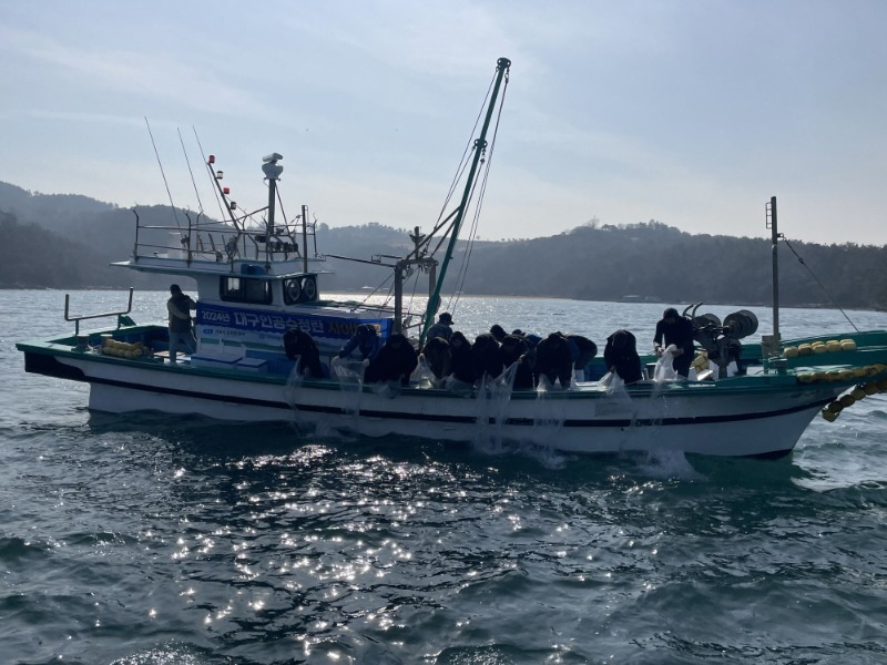 [크기변환]10-2. 관련사진(대구 자어(수정란) 자원조성사업 완료).jpg