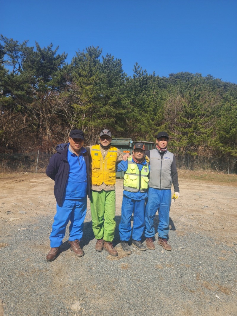 [크기변환]4-4. 관련사진(남부면“작은 영웅들의 활동”을 응원합니다. -남부면 작은영웅활동(윤길수백동운손대경권인준)).jpg