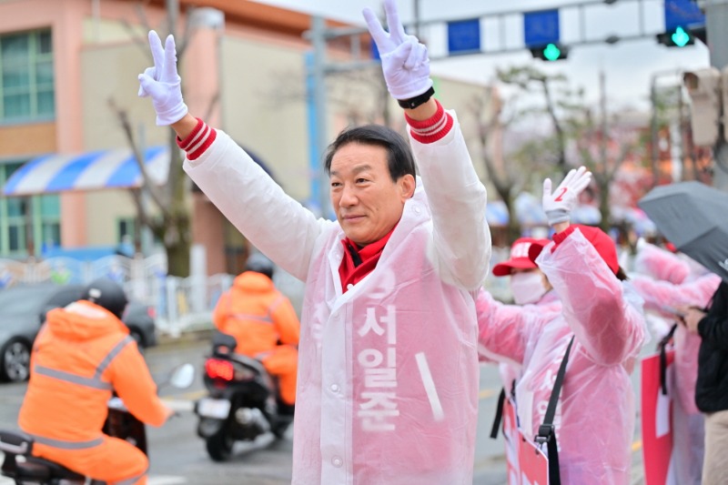 [크기변환]서일준 거제시 국회의원 후보 유세사진 28일 (삼성중공업).jpg