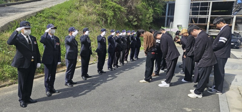 [크기변환]3-4. 관련사진(대한민국무공수훈자회 경남지부 선양단, 국가유공자 고)김고호님 장례의전 선양행사 지원 3).jpg