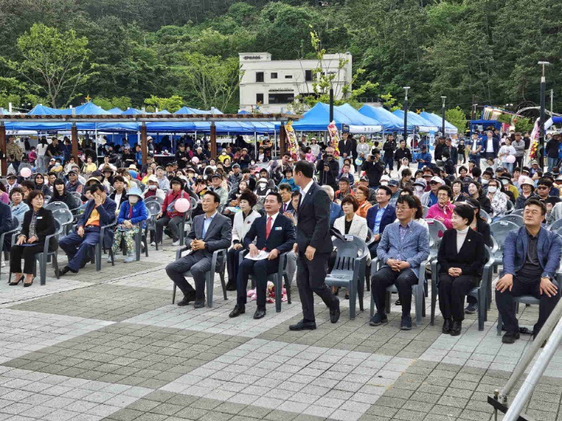 [크기변환]3-7. 관련사진(제15회 양지암 축제 성황리에 마쳐 6).jpg