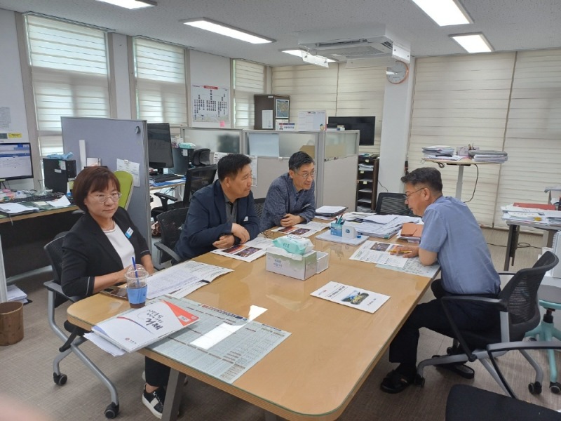 [크기변환]관련사진(정석원 거제시 부시장, 지역에 꼭 필요한 사업, 도비 지원 요청) (2).jpg