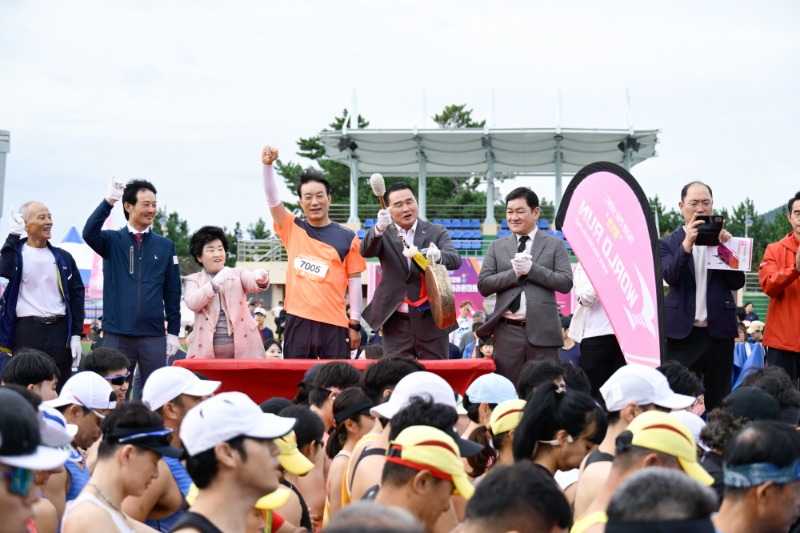 [크기변환]관련사진(거제를 달린다! _제7회 거제시장배 섬꽃 전국마라톤대회_ 성료) (1).jpeg