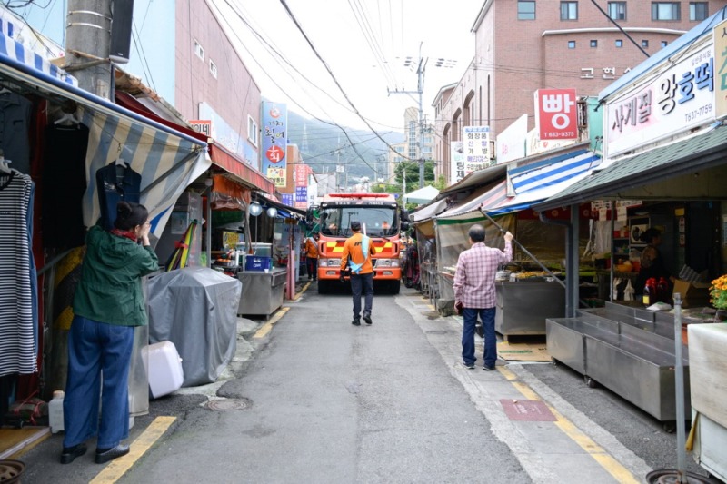 [크기변환]12-2. 관련사진(소방차 길 터주기는 ‘기적’이 아닌 ‘의무’입니다 1).jpg