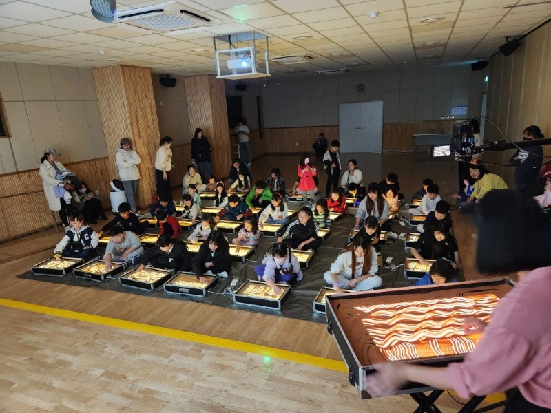 [크기변환]7-2. 관련사진(청소년들의 꿈이 빛나는 밤, 아주청소년문화의집 ‘별빛달빛축제’ 성황 1).jpg